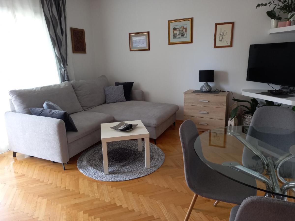 Apartments Anita Crikvenica Luaran gambar